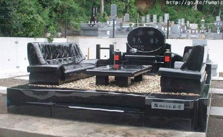 Akmeniniai skulptūrų paminklai