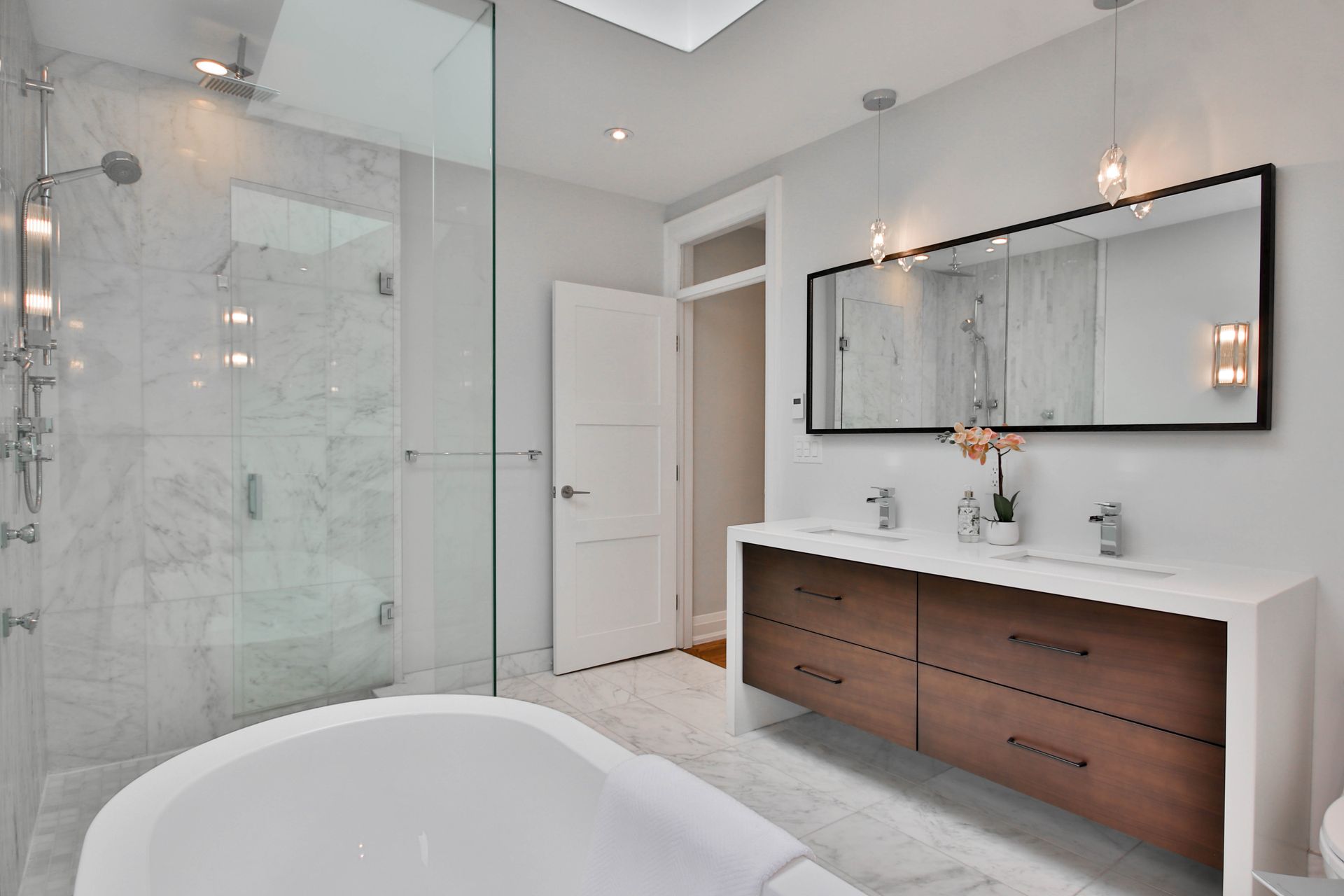 Upgrade Your Naples Area Bathroom With Help From the Home Contractors & Sigma Construction Group.