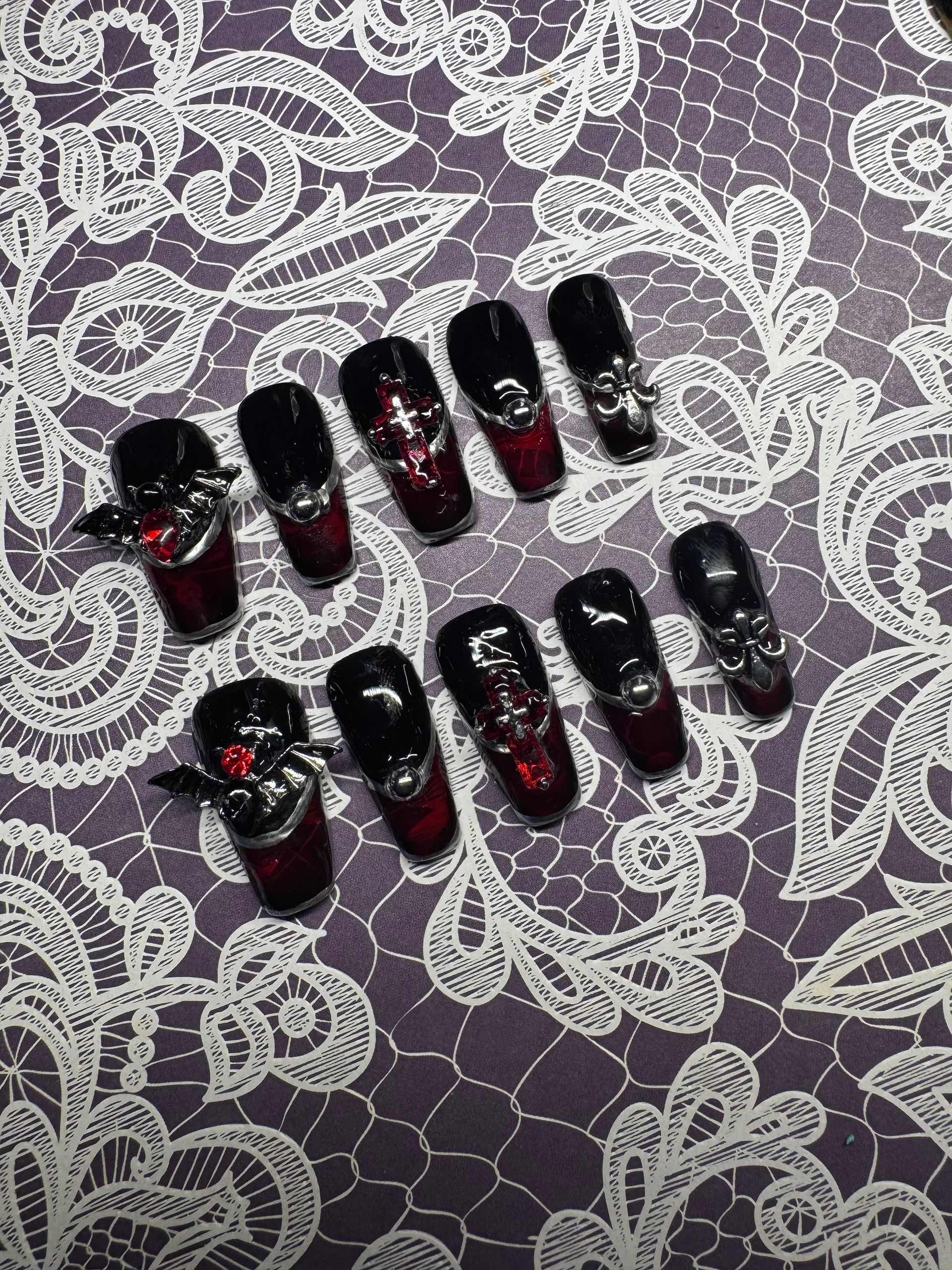 Scarlet glass press on nail set