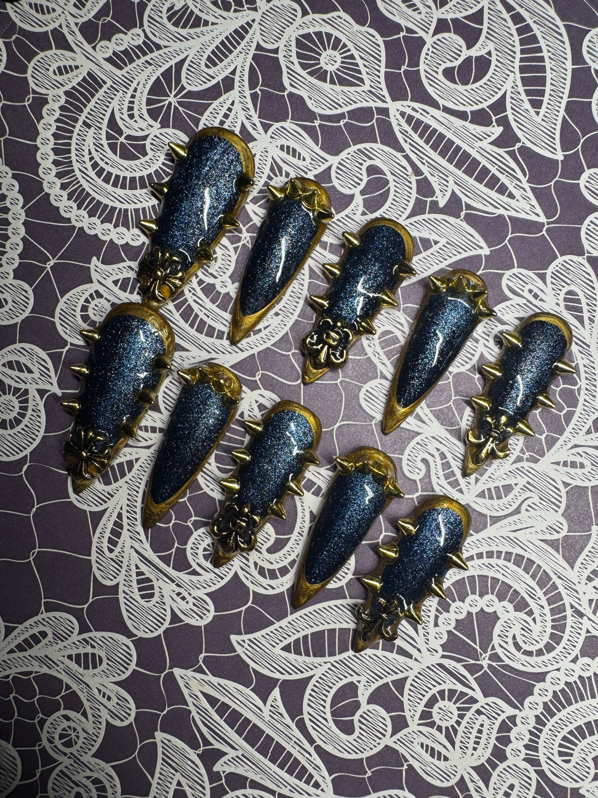 Gilded indigo press-on nail set
