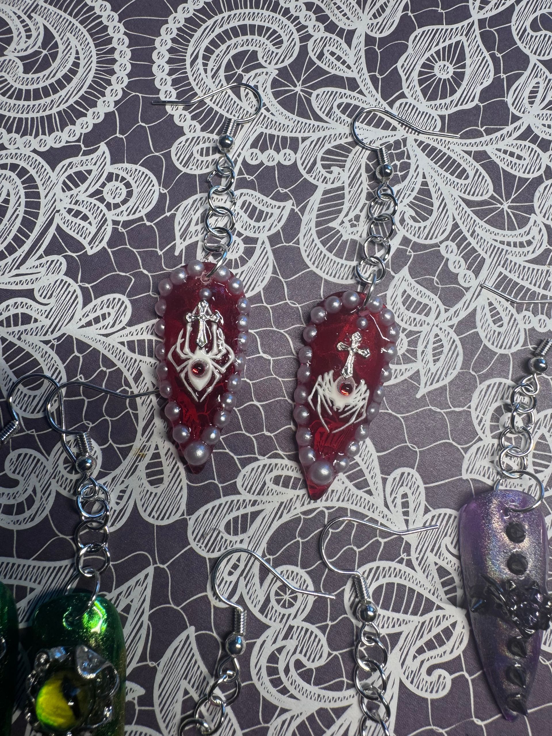 Blood spiders nail earring set