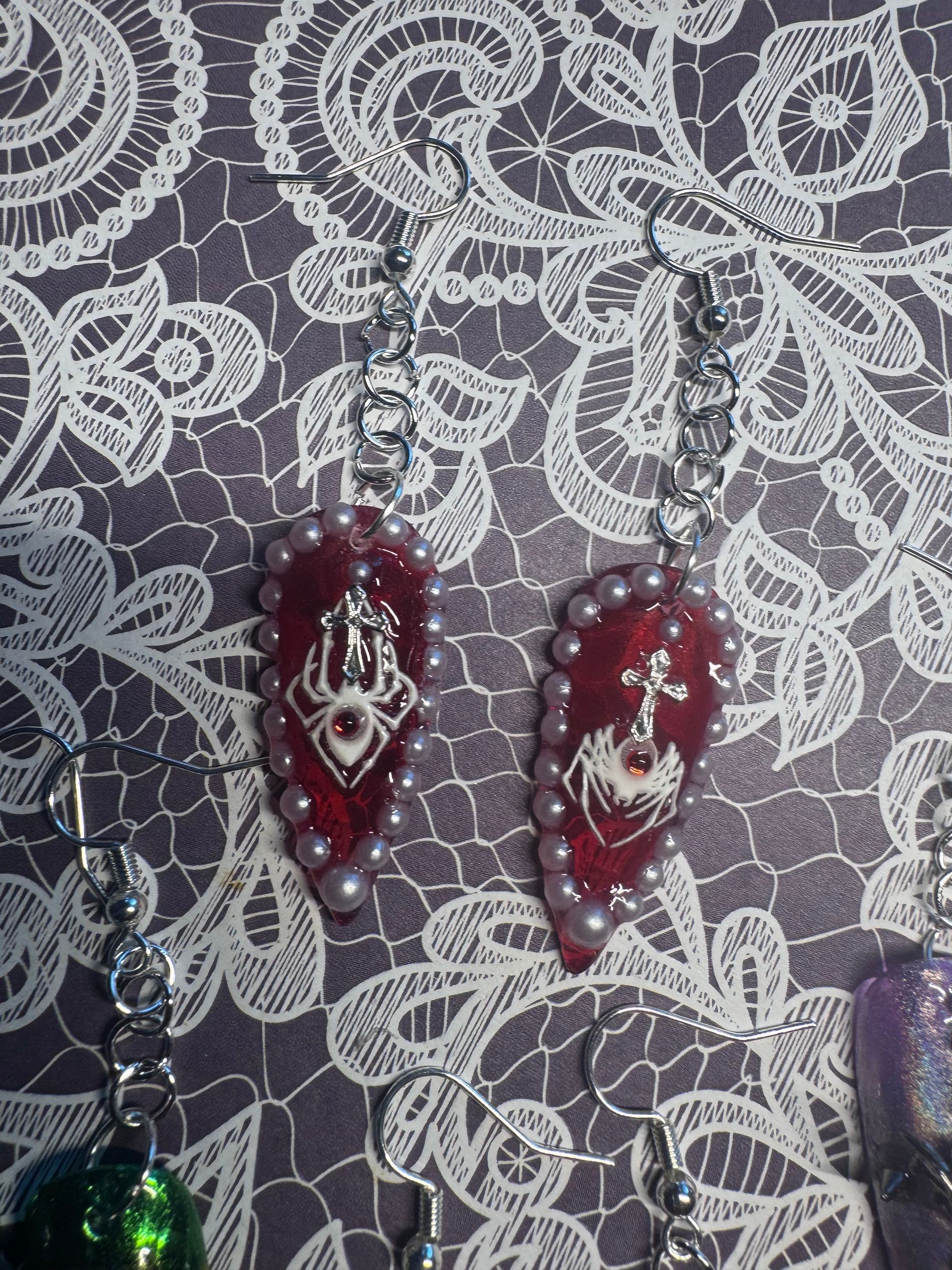 Blood spiders nail earring set
