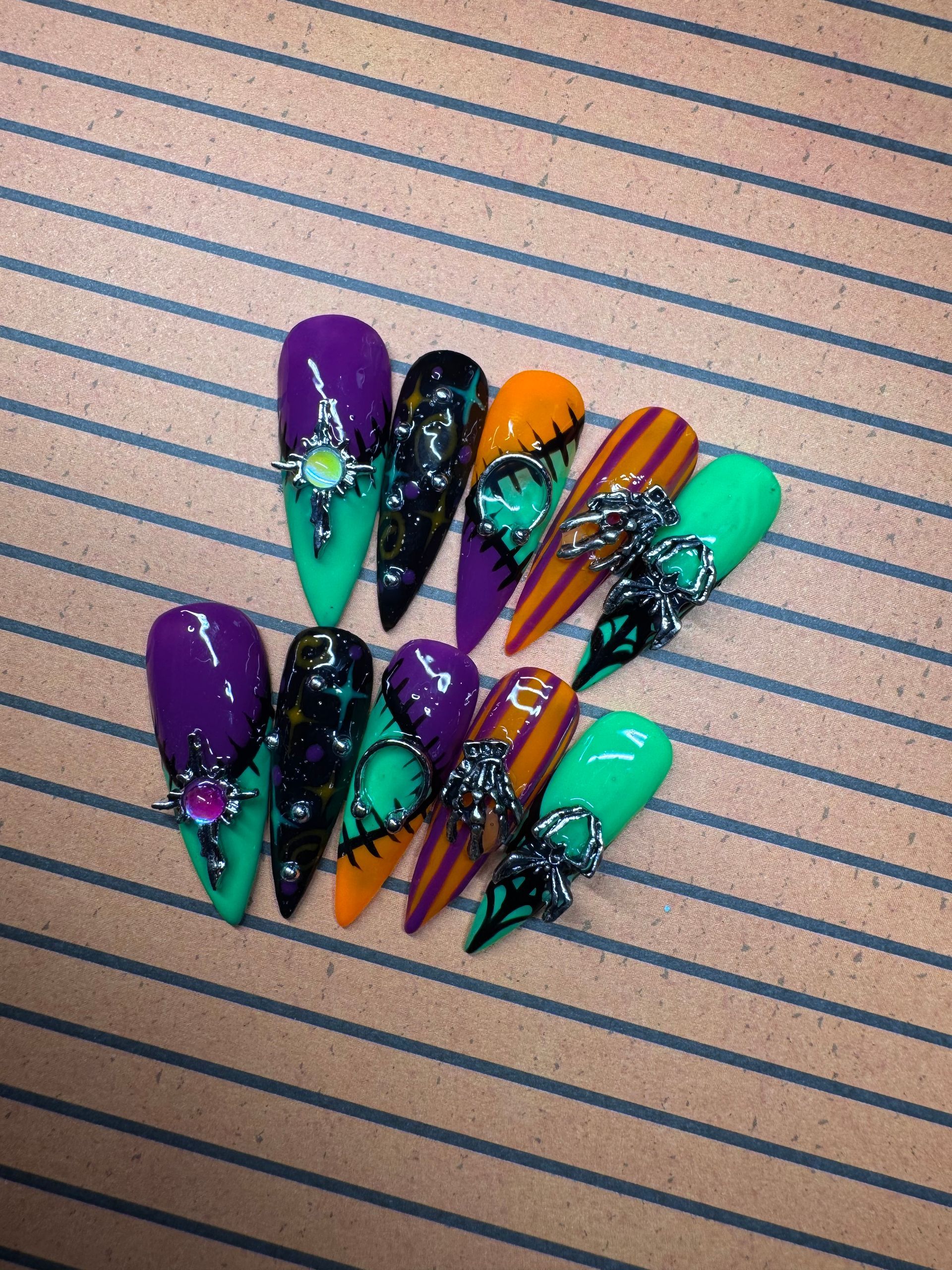 Halloween town press-on nail set