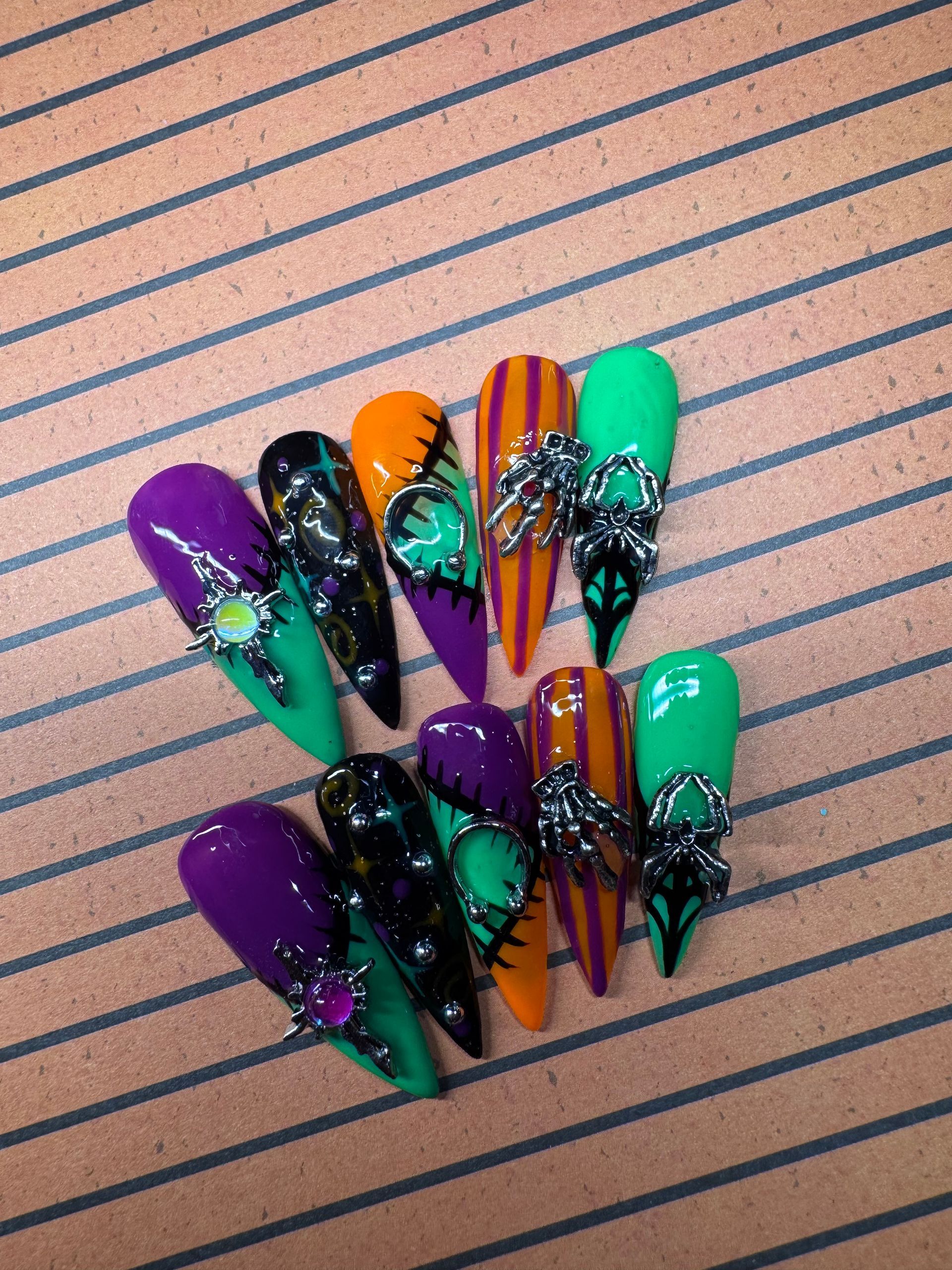 Halloween town press-on nail set