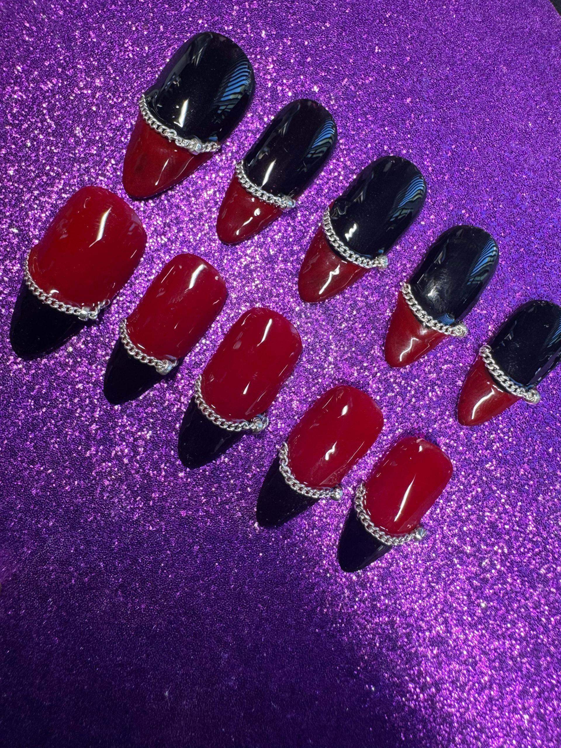 Red and Black chained press-on nail set