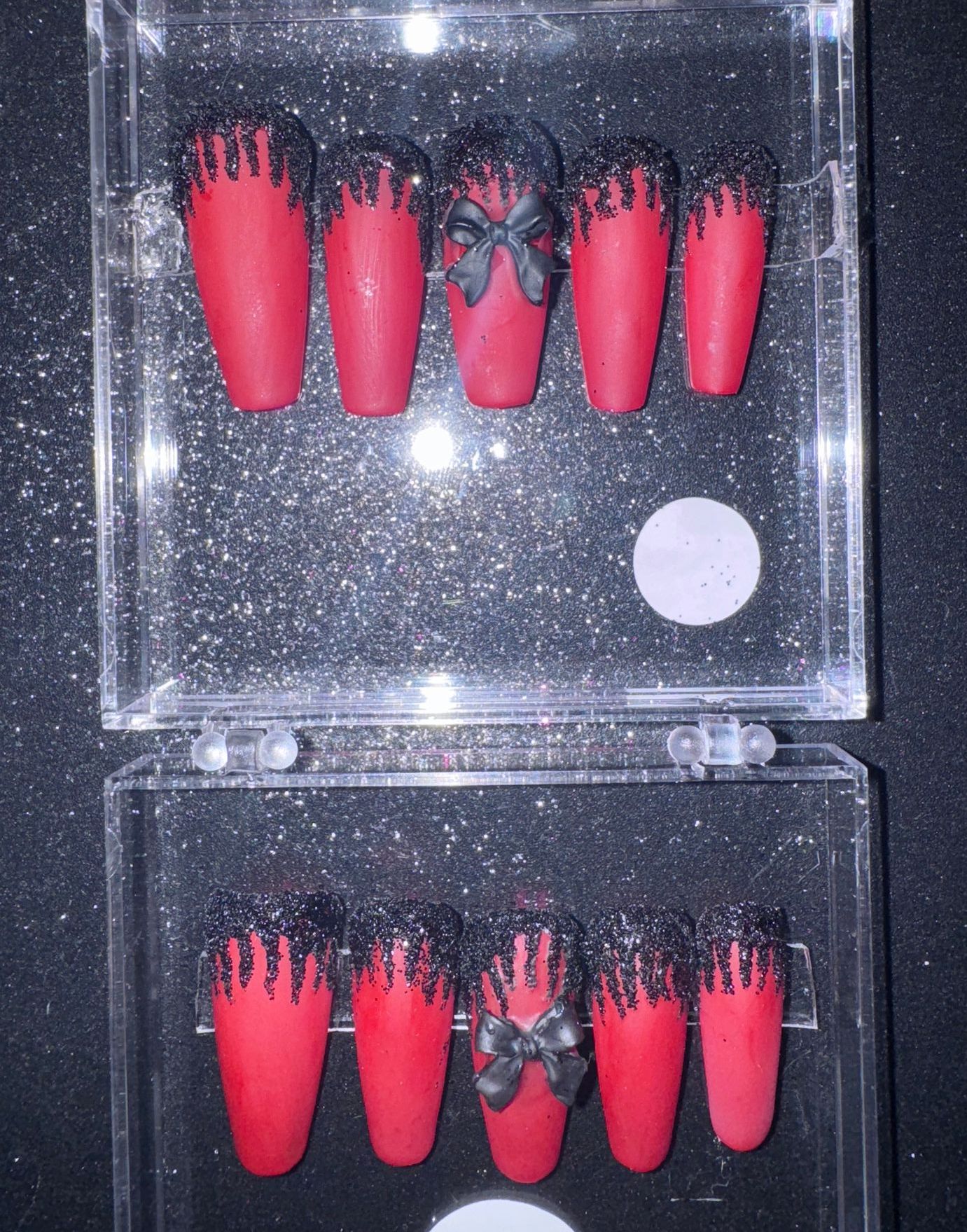 Matte red and black glitters nail set