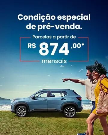 Anúncio de carro. Carro azul na grama perto da praia com pessoas caminhando. Texto: 