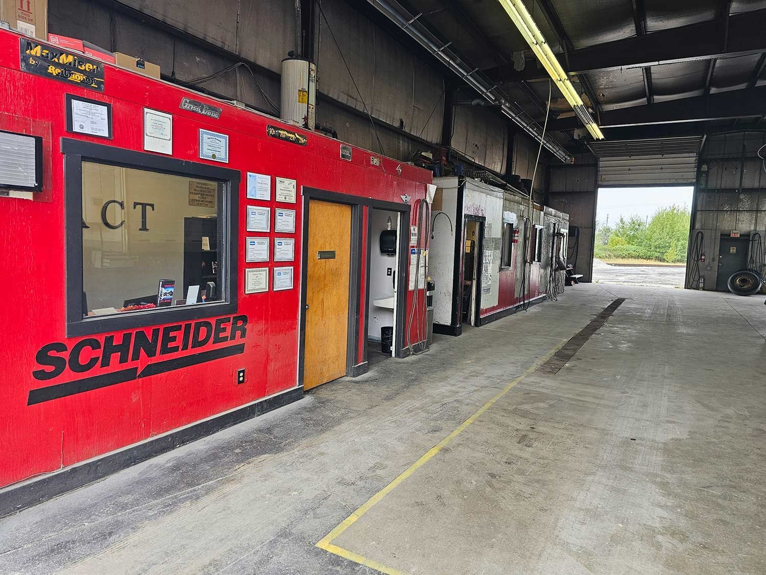 Interior of Repair Shop — Akron, OH — AACT Trailer Repair