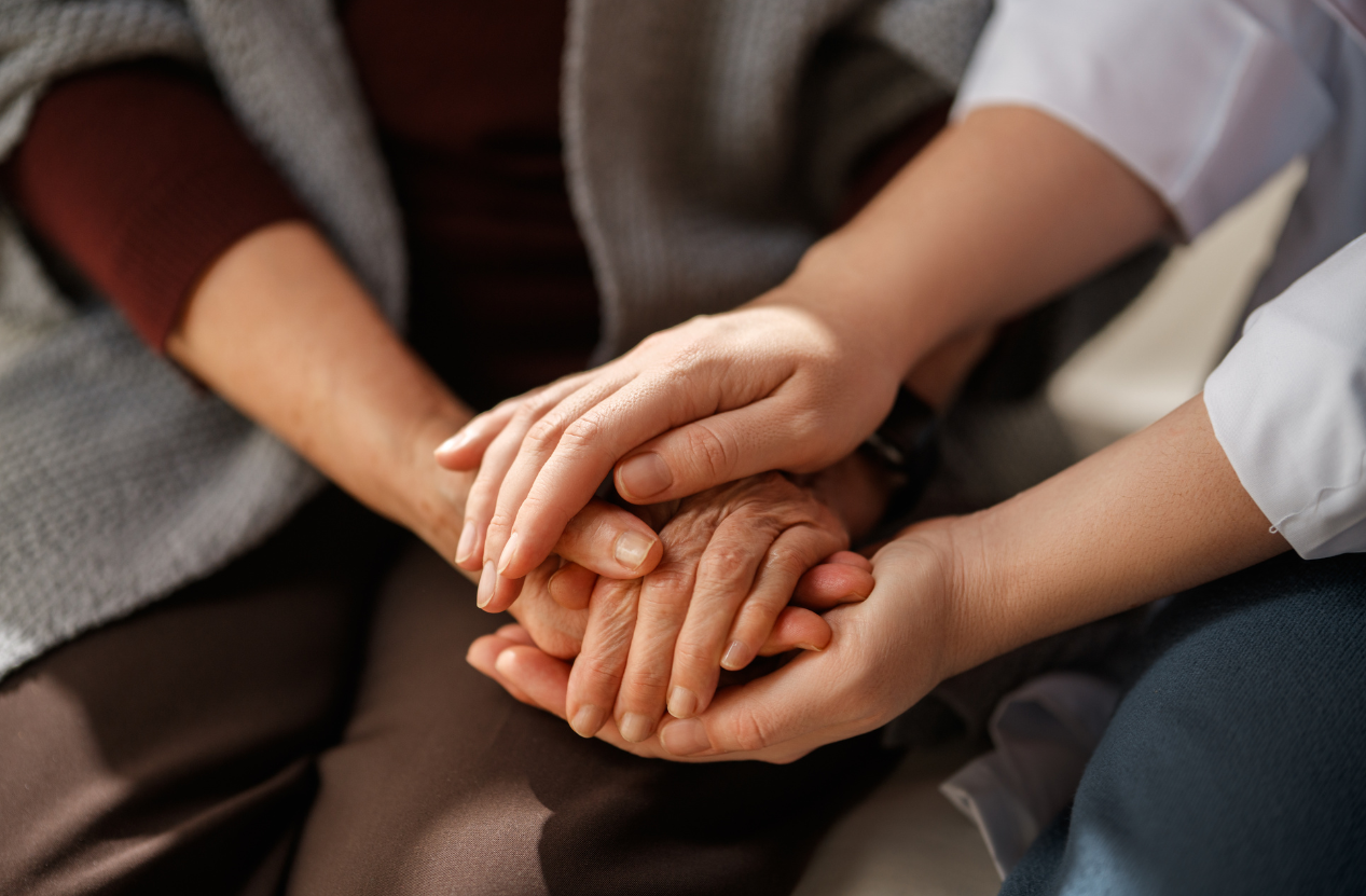 Caregiver providing calm, structured dementia support at home