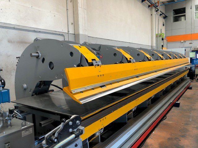 macchina per piegatura lamiere