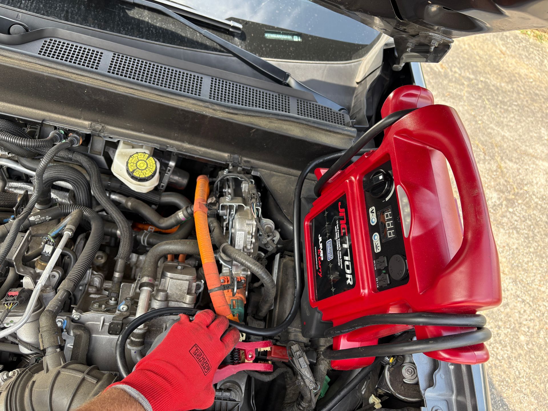 Foster Wrecker Jumpstarts Car Birmingham