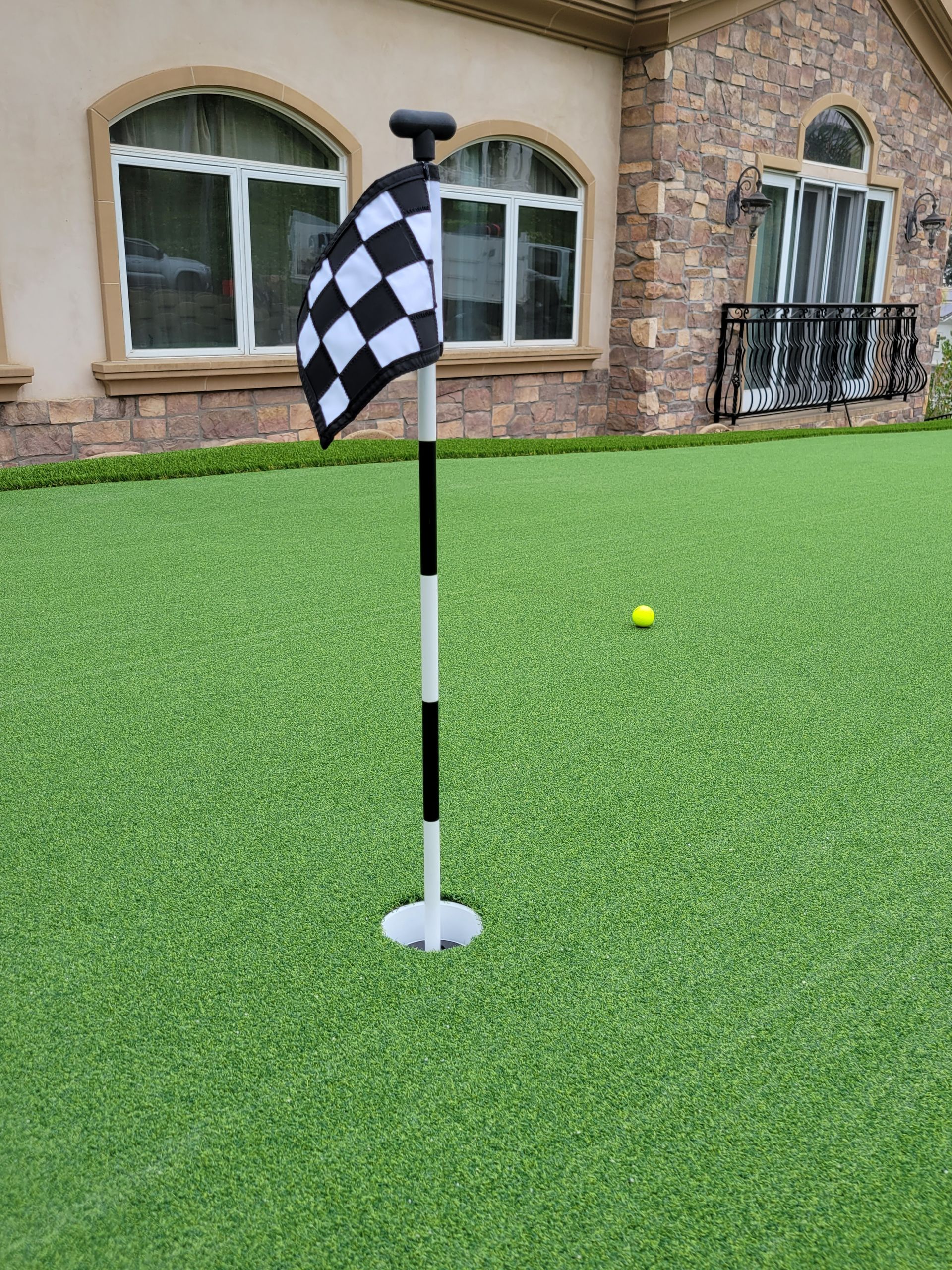 new synthetic putting green flag