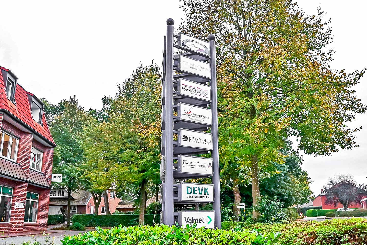 pylone, werbepylonen, werbepylone, werbepylon, individuelle werbepylone, werbestelen