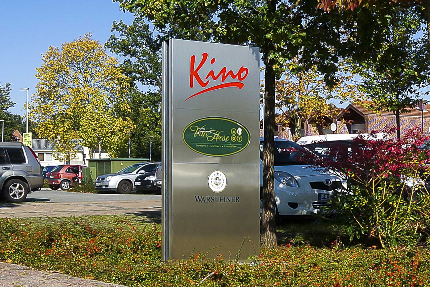 Werbeschild im Edelstahl-Design