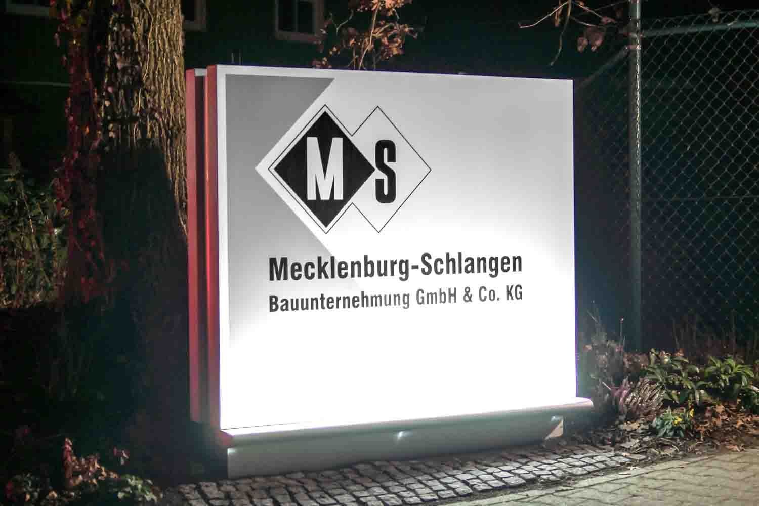 werbestele, werbestelen, individuelle werbepylone, werbepylon kaufen, pylone kaufen