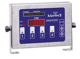 Panel de control de acero inoxidable con pantalla digital, botones y logotipo 