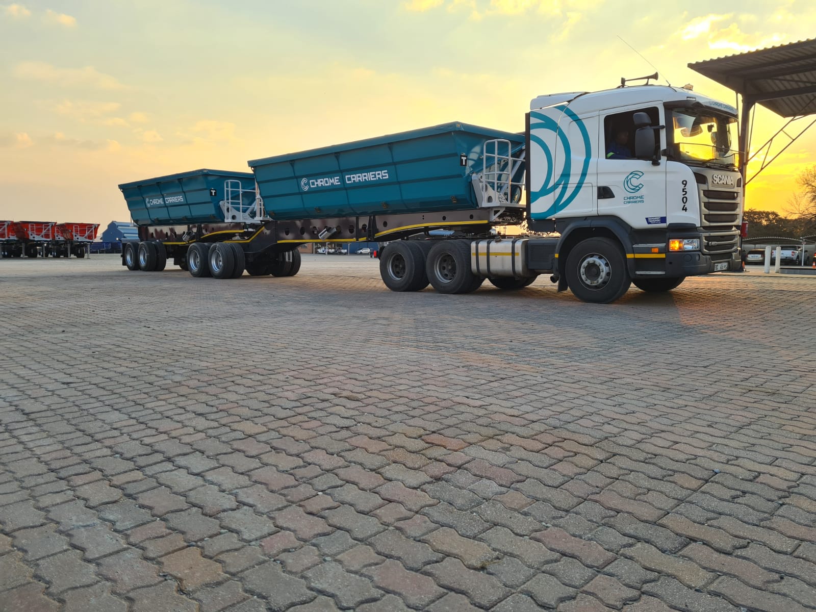 LKDA Drive - Standard & custom branded tarp covers made to fit your Tautliner, Tipper & Flatdeck Trailers.