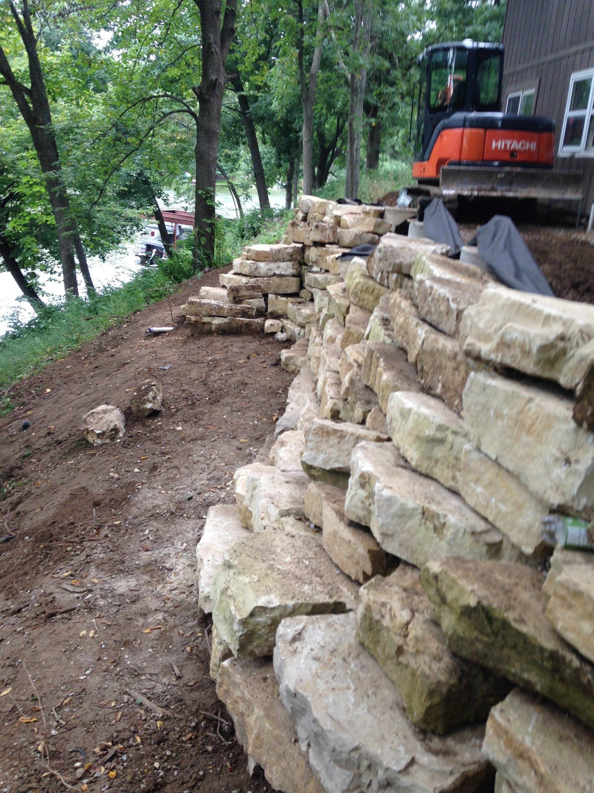 Natural stone wall