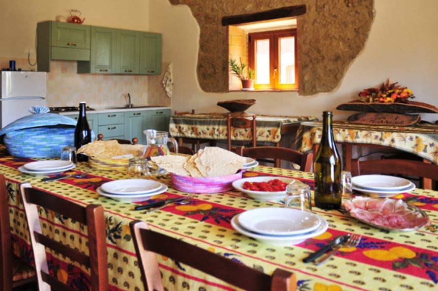 cucina di un appartamento dell'agriturismo