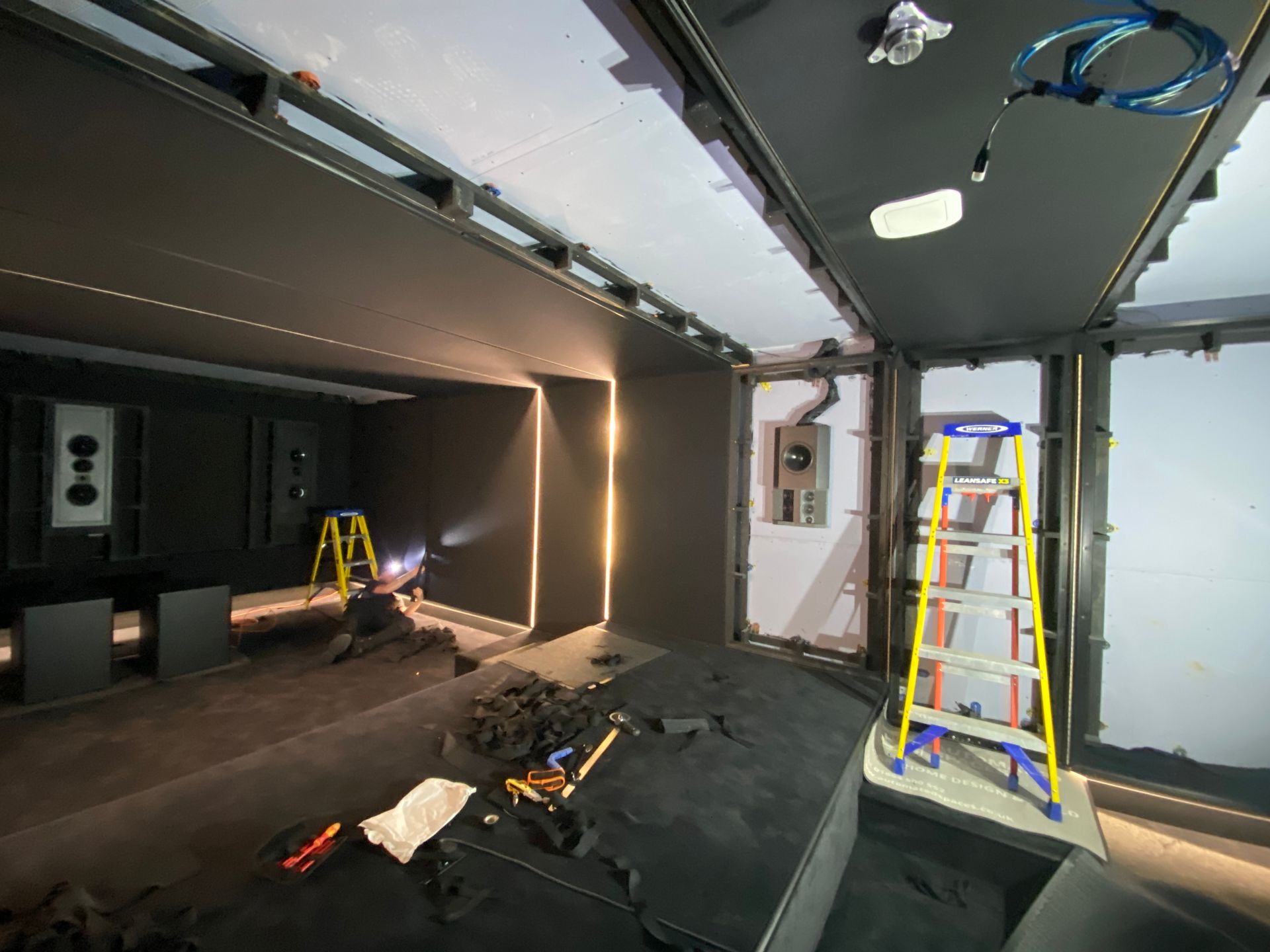 Stretch fabric installation side wall & ceiling