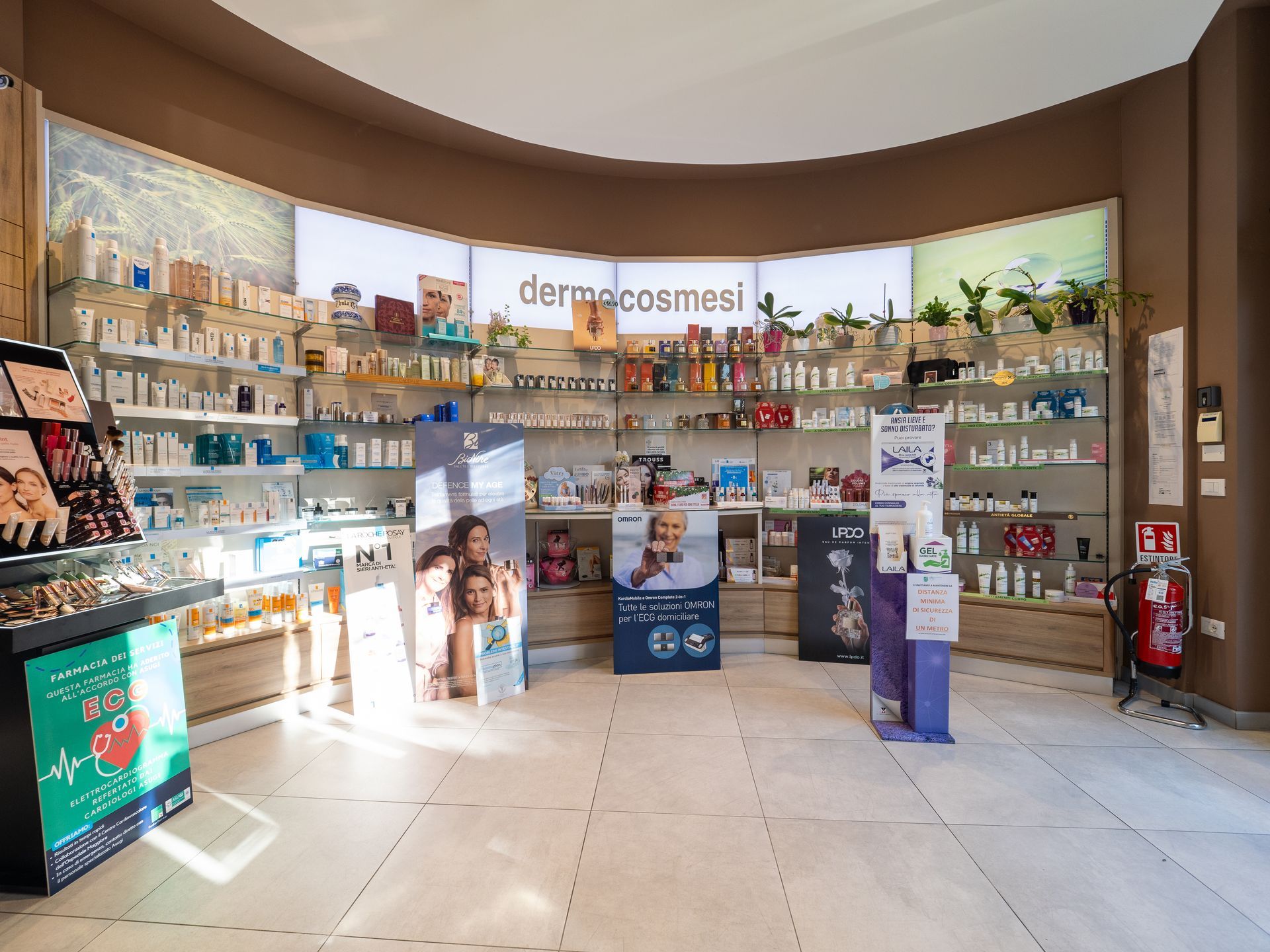 Interno Farmacia Baiamonti a Trieste