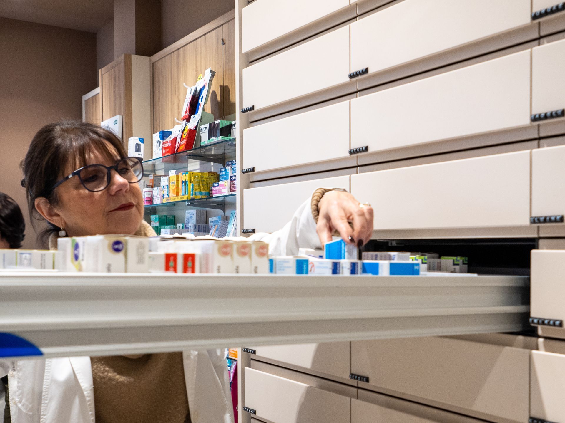 Cassetto con farmaci della Farmacia Baiamonti a Trieste