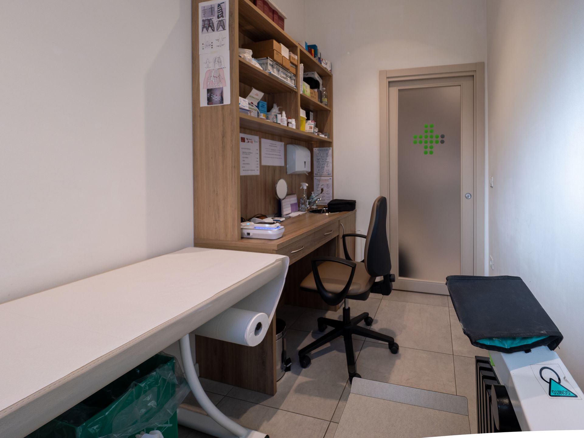 Lettino per il servizio di autoanalisi presso la Farmacia Baiamonti di Trieste