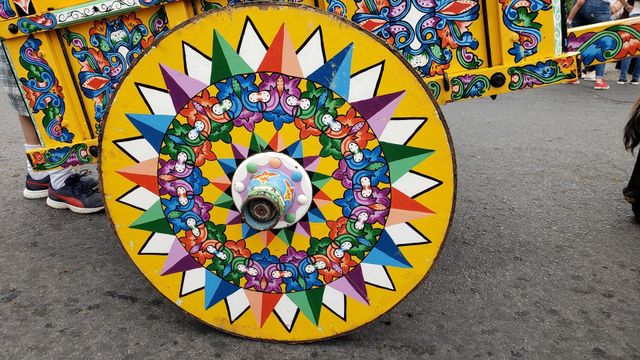 5 questions for a Costa Rican oxcart painter 