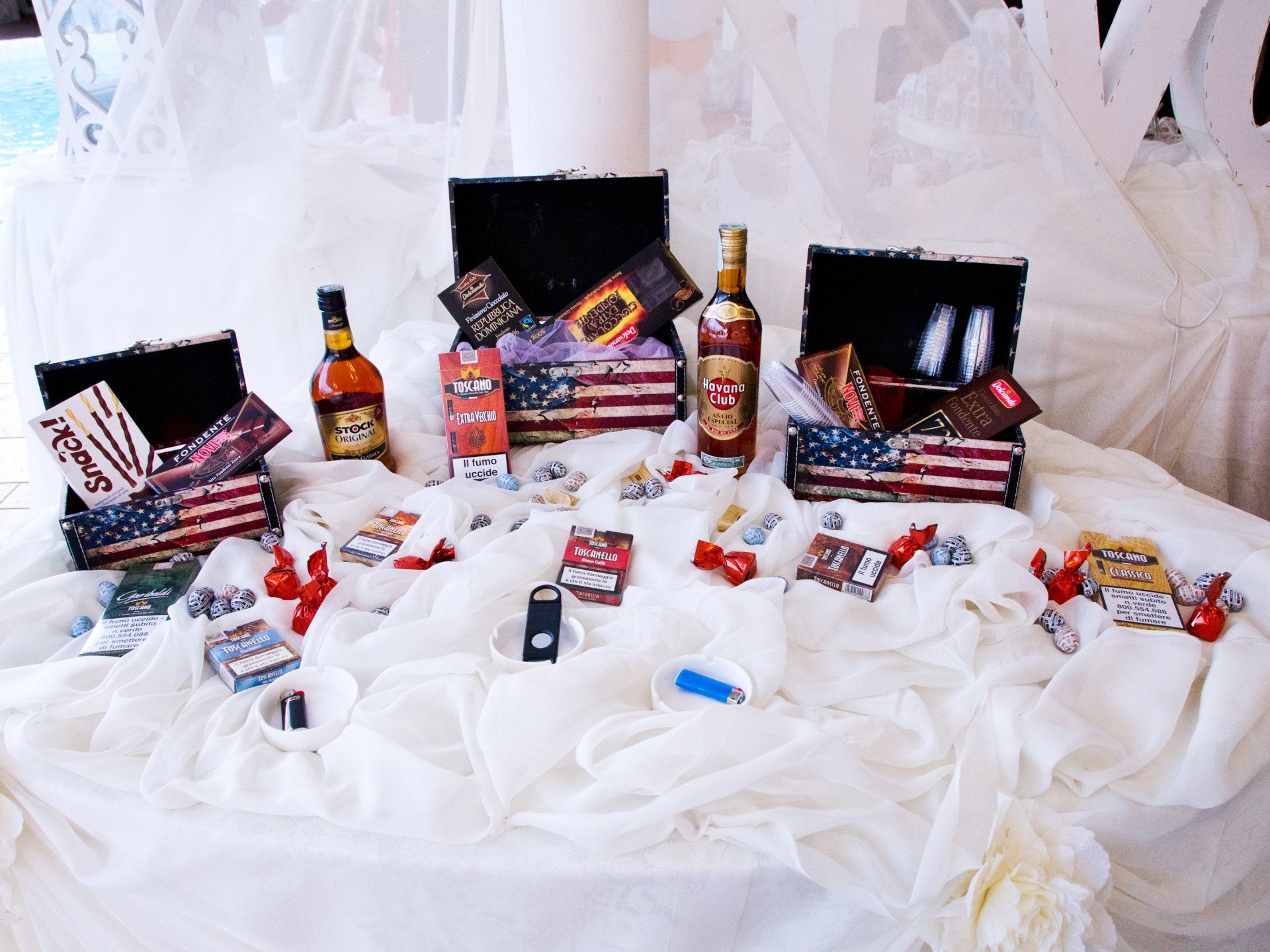 tavolo con bomboniere stile americano