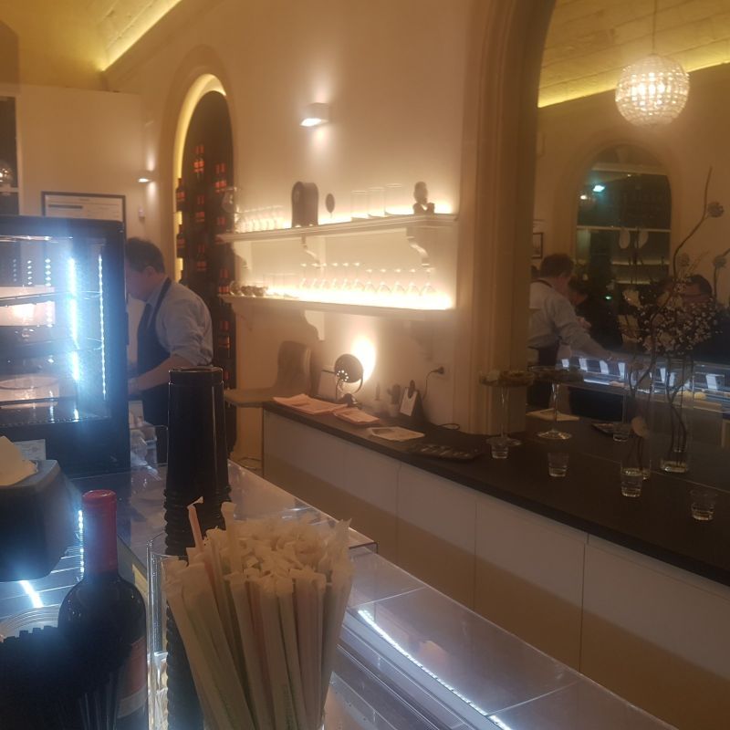 arredi studiati per arancineria siciliana