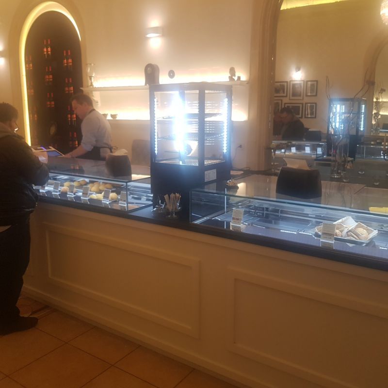 banchi su misura per arancineria siciliana