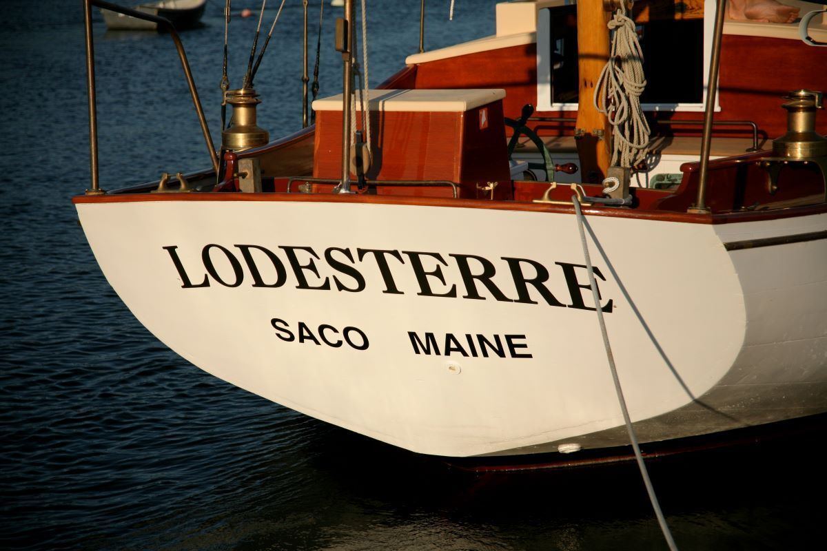 A boat with the name lodeterre on it