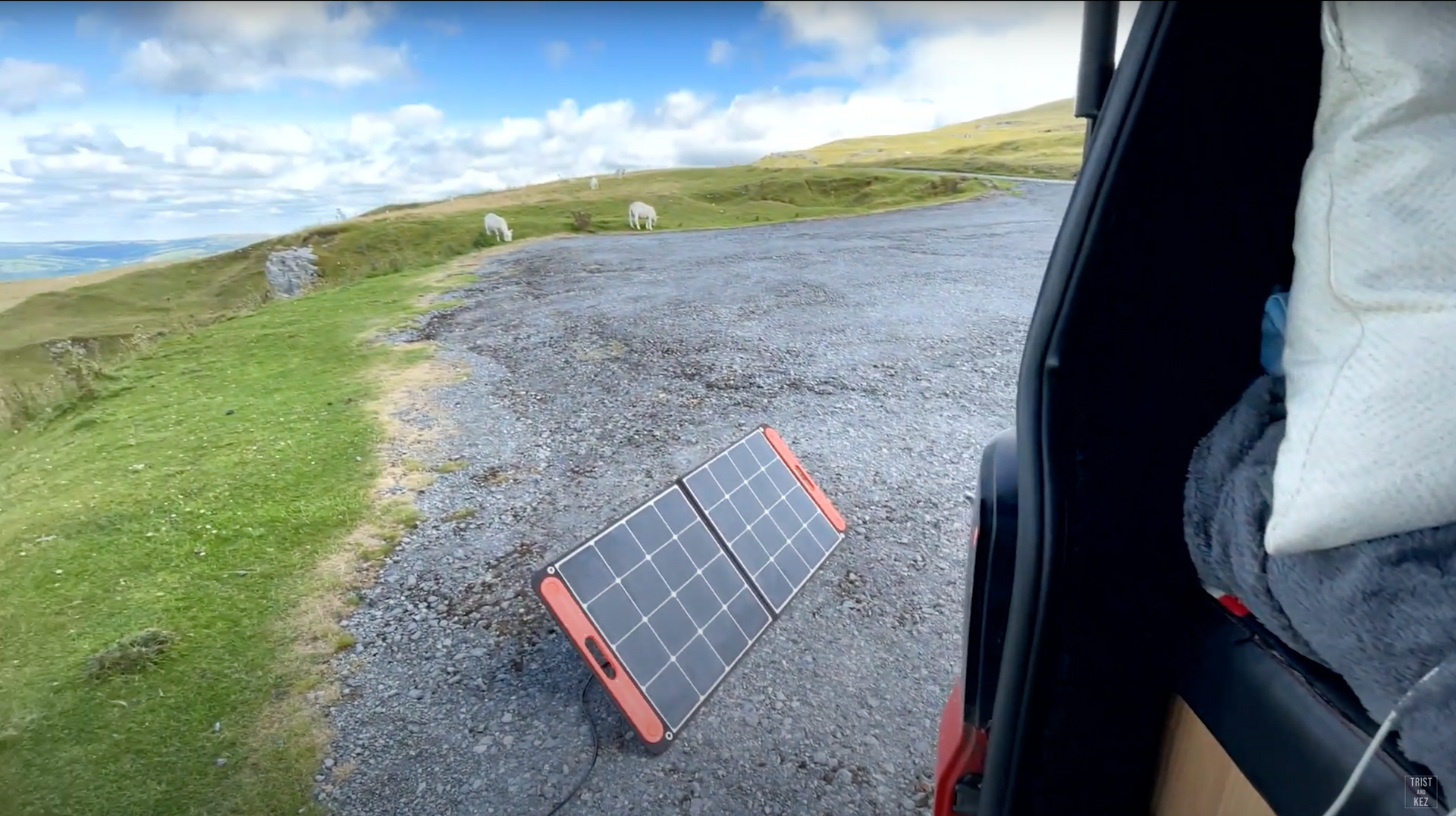 Charging Jackery 500 with Solar Panels