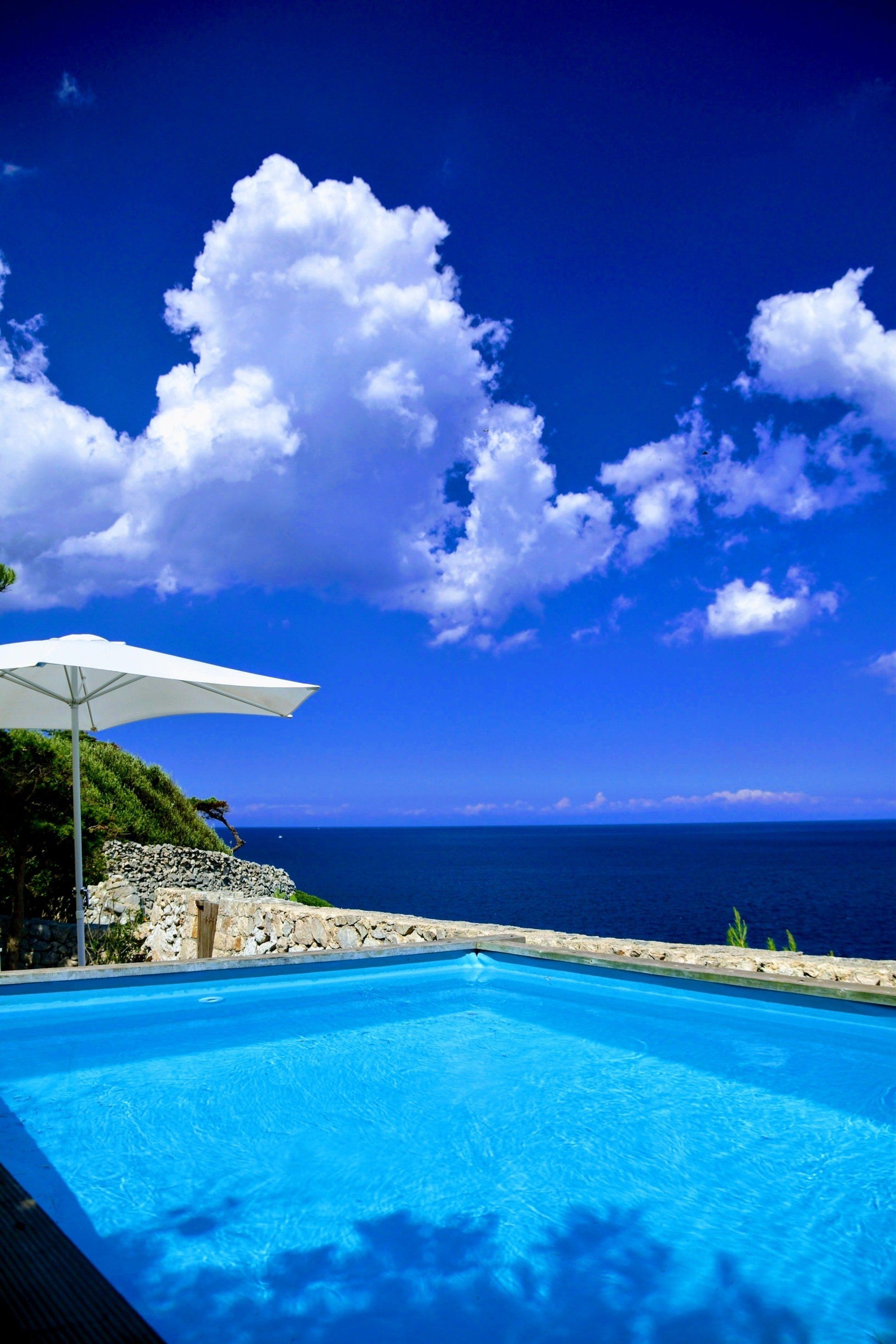 SWIMMING POOL SEA VIEW