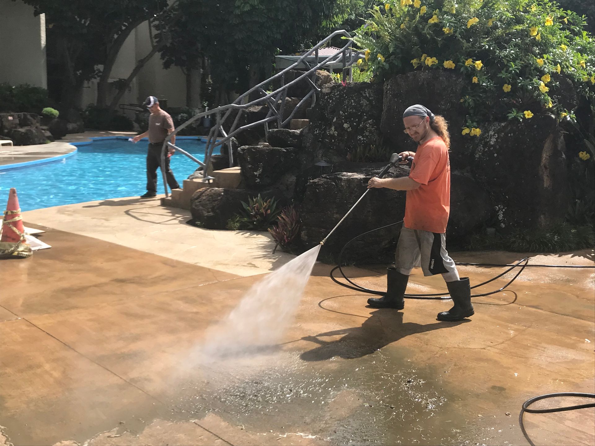 How Much Water Does Pressure Washing Use on Oahu?