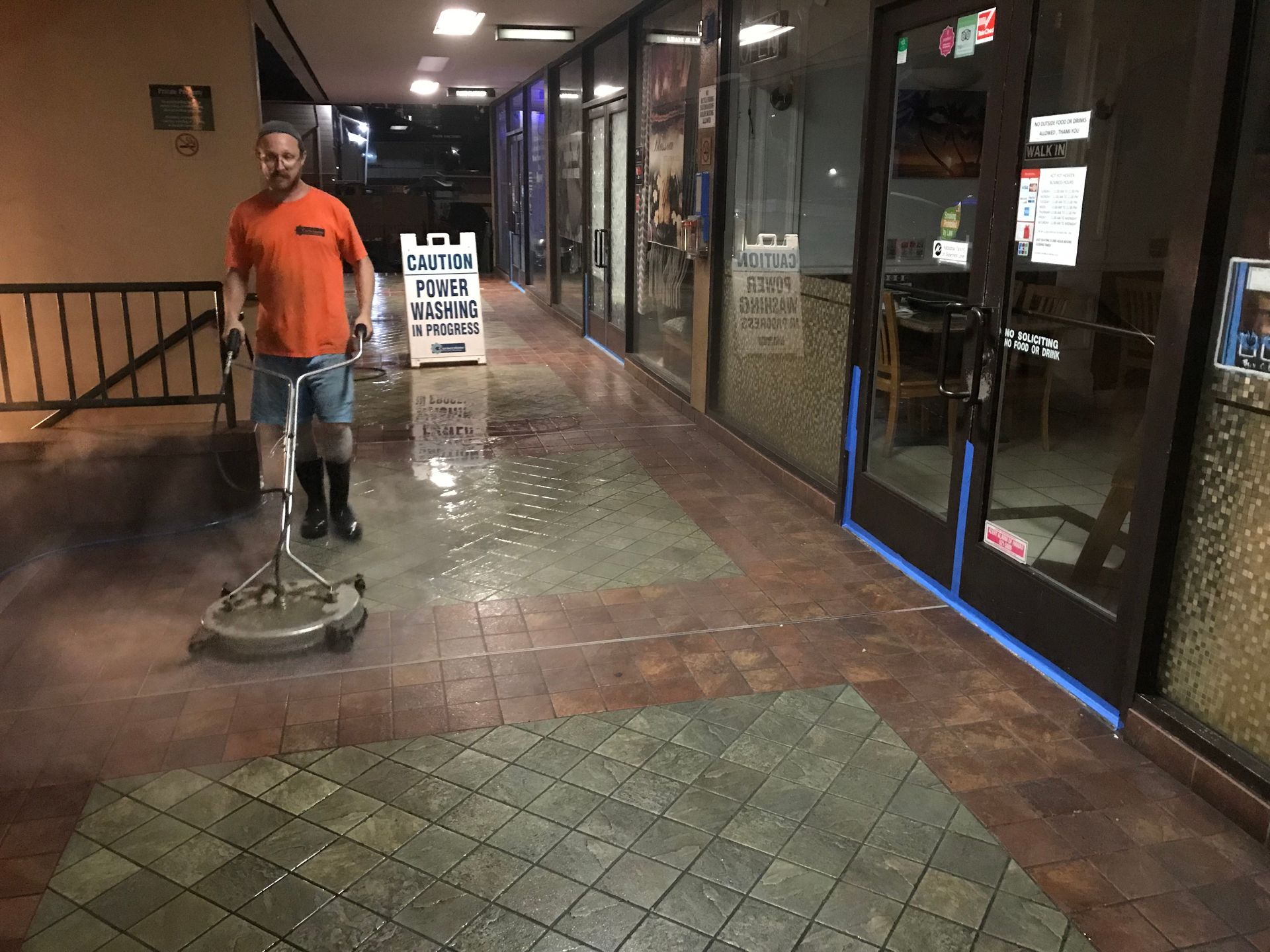 Pressure washing services on Oahu