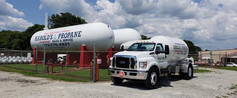 propane storage tank on truck