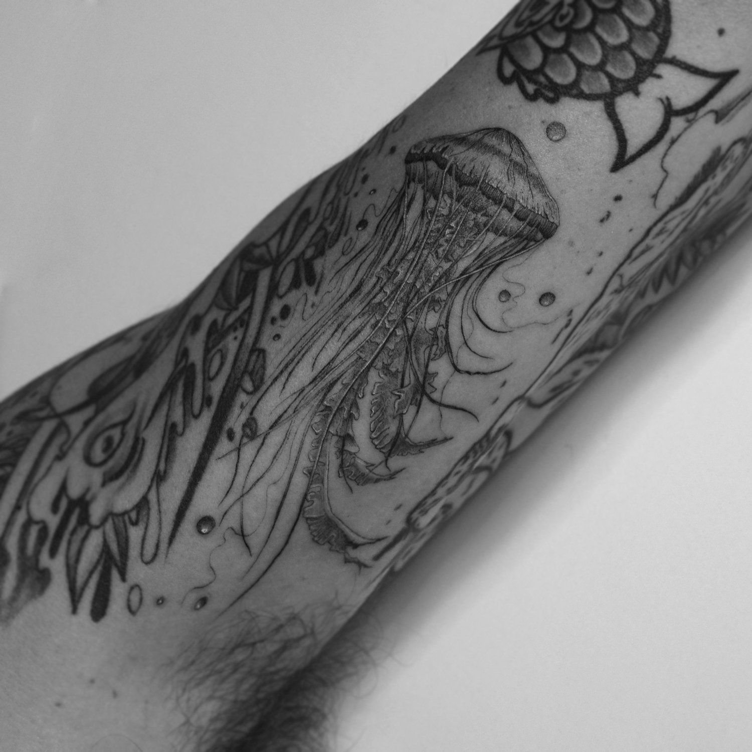 single needle tattoo, tattoo, fine line, black and grey, los angeles, female artist, donatella azygous, jelly fish