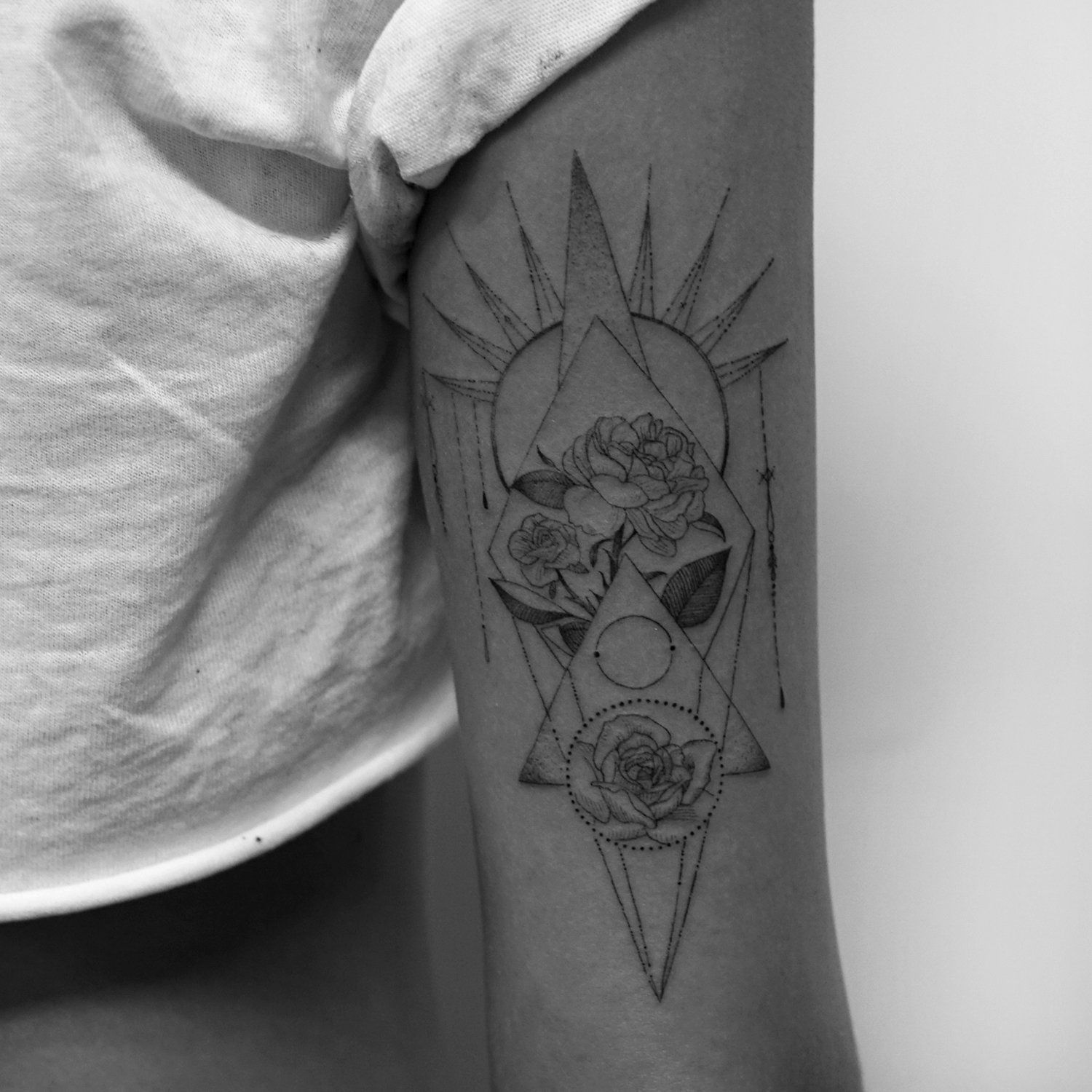 single needle tattoo, tattoo, fine line, black and grey, los angeles, female artist, donatella azygous