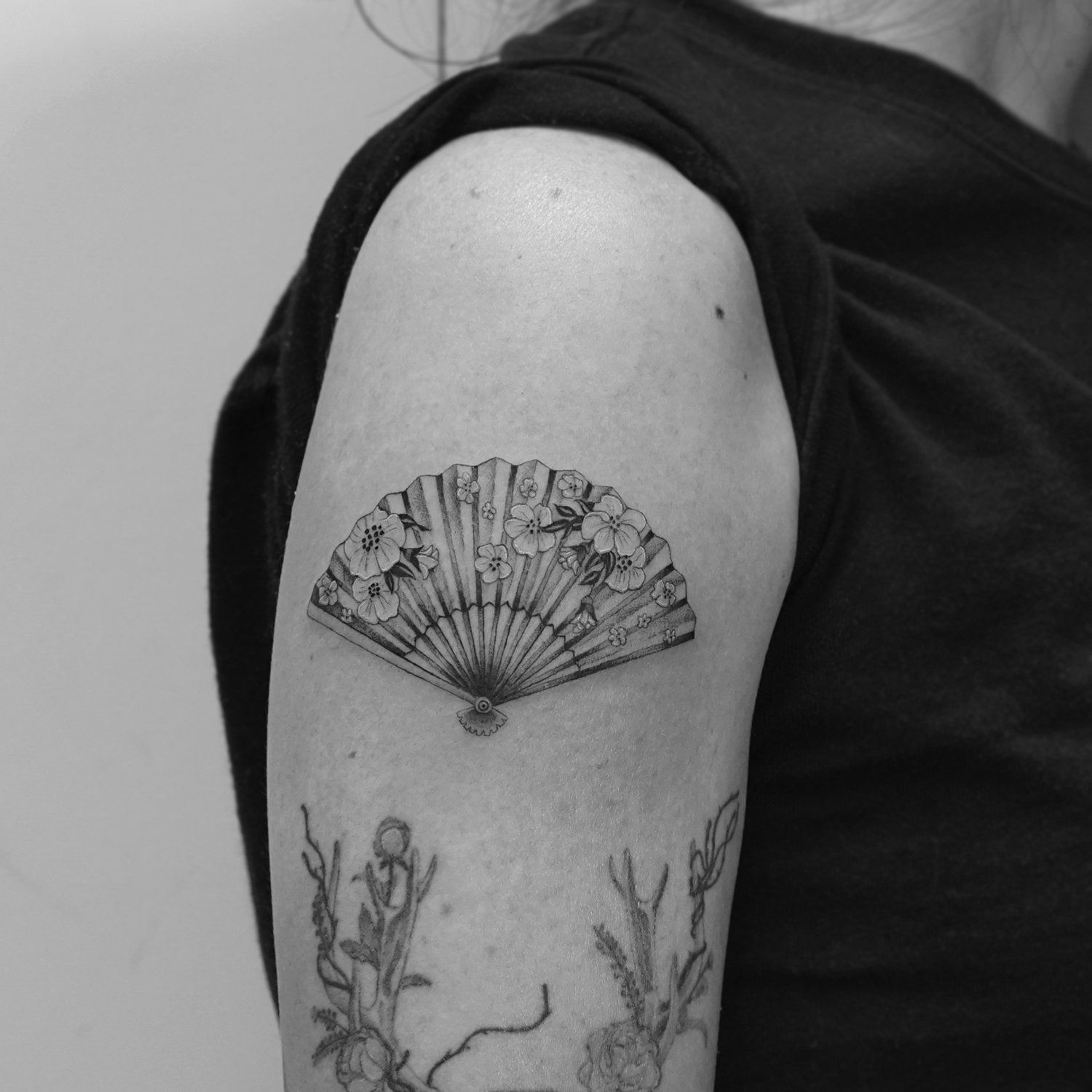 single needle tattoo, tattoo, fine line, black and grey, los angeles, female artist, donatella azygous