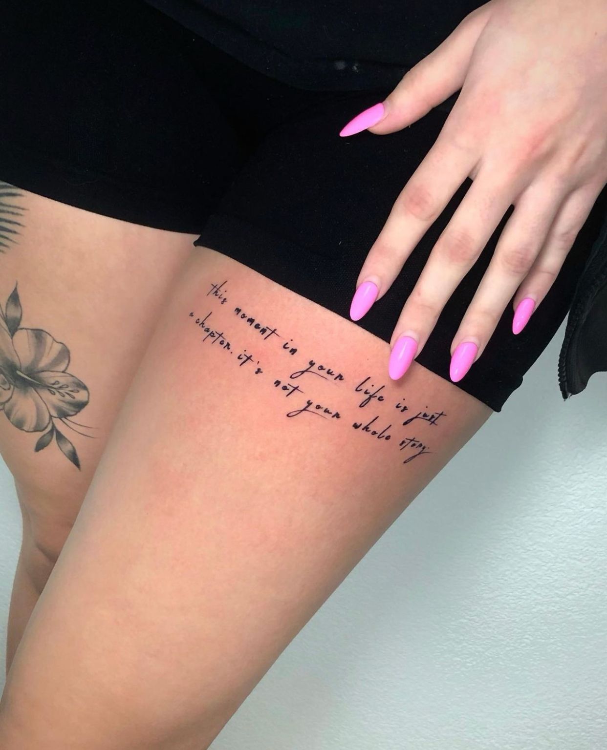 Sehr Feminin oberschankel fineline arbeite Gemacht ByCosta Tattoo Aarau