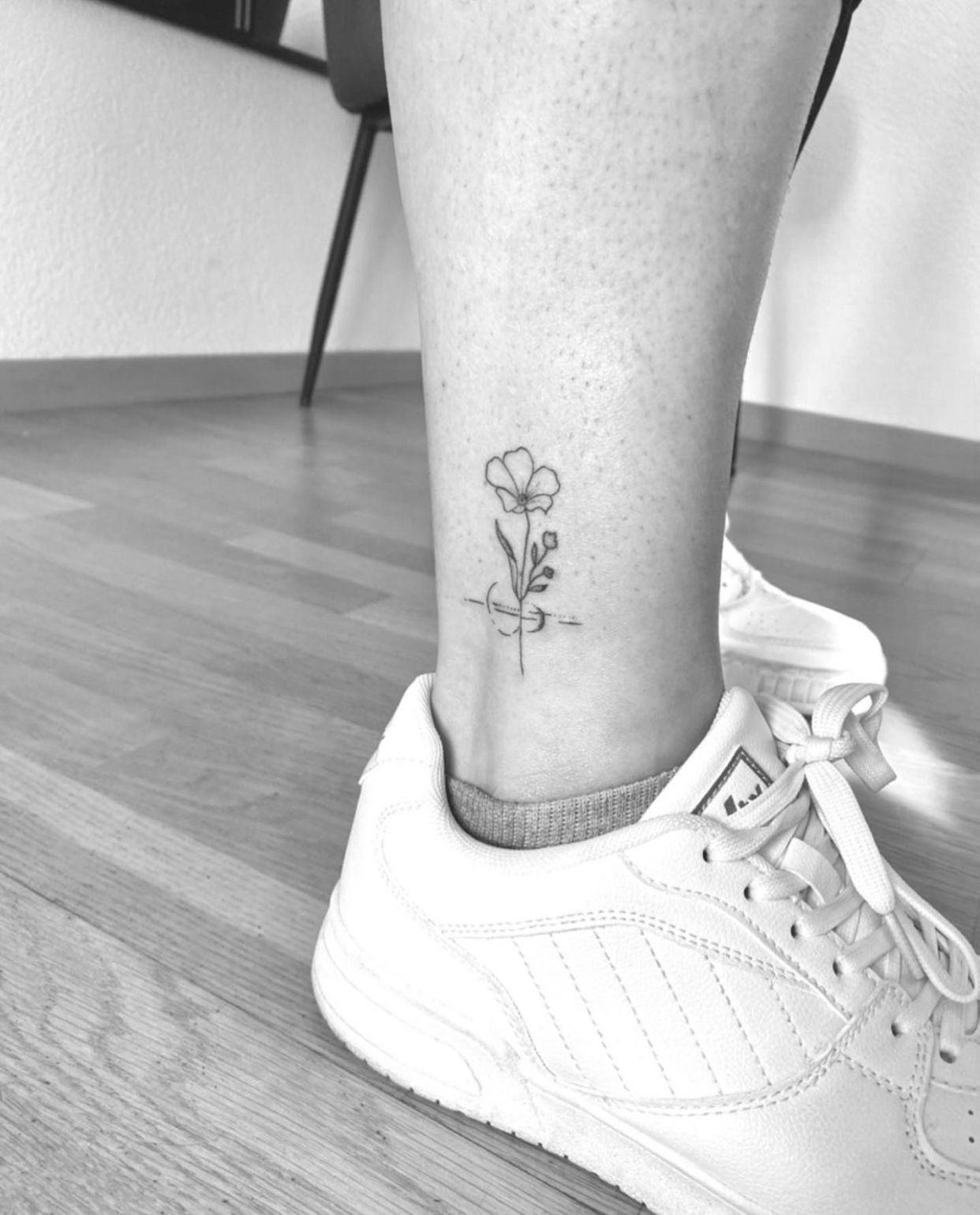 Schone Fine Line Tattoo