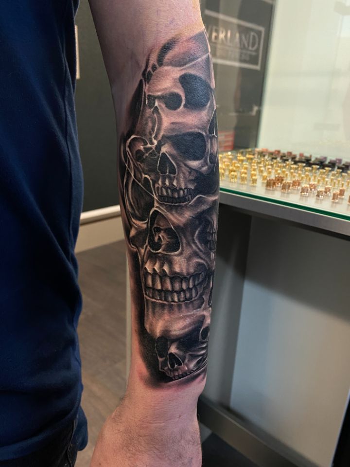 Realistich Grupe von Totenkof Tattoo