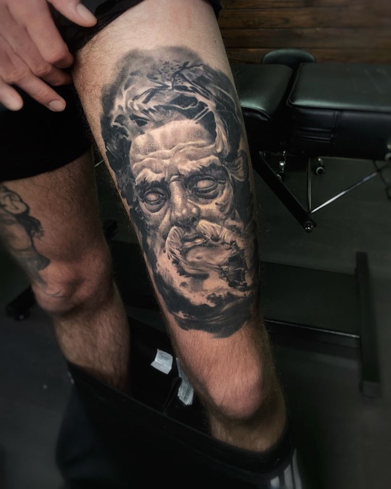 Poseidon gott Tattoo gemacht in Aarau