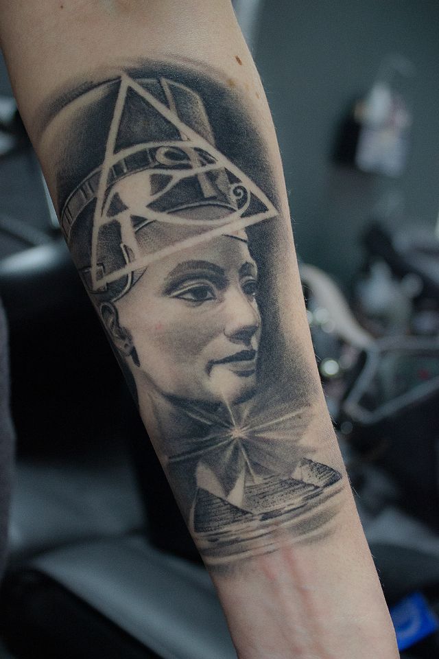 Egiptian Göttin Realistisch Tattoo
