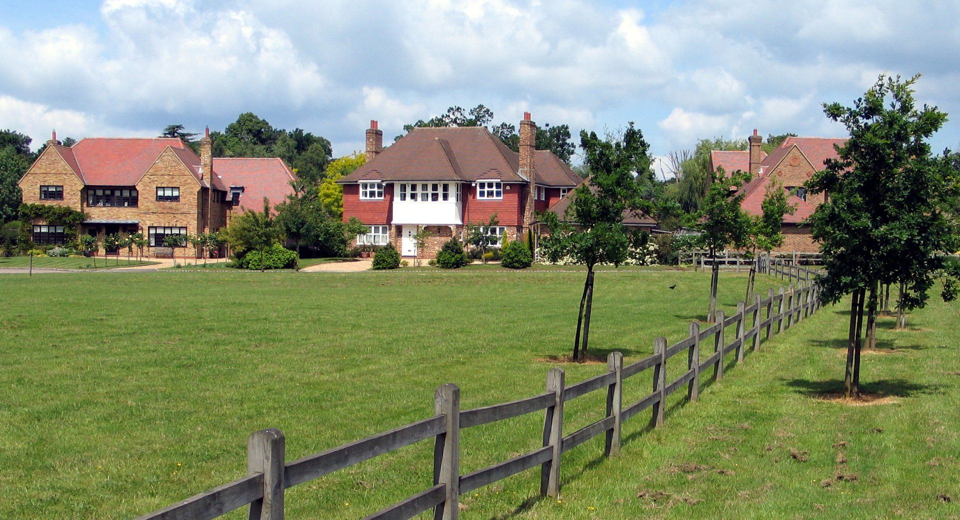 Burnmoor Meadow Finchampstead designed by LSH Architects for Charles Church