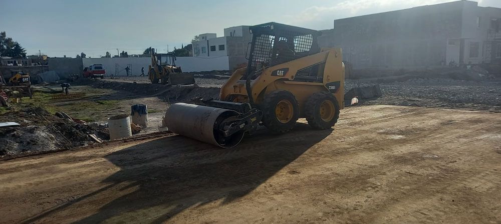 RETIRO DE ESCOMBRO E & A  - Maquinaria ligera como minicargadore