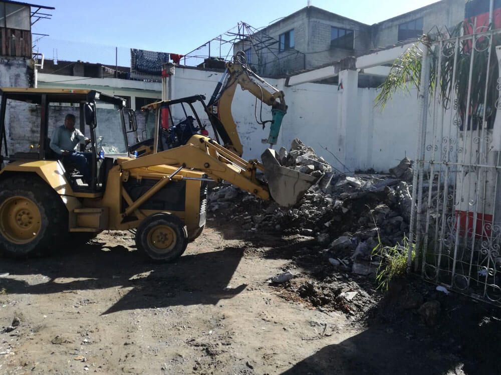 RETIRO DE ESCOMBRO E & A  - Retiramos escombros desde 1 m3   hasta 3 y 7 m3