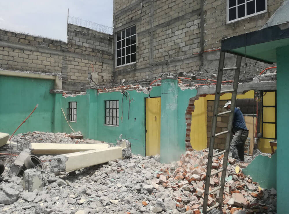 RETIRO DE ESCOMBRO E & A - Escombros nocturnos