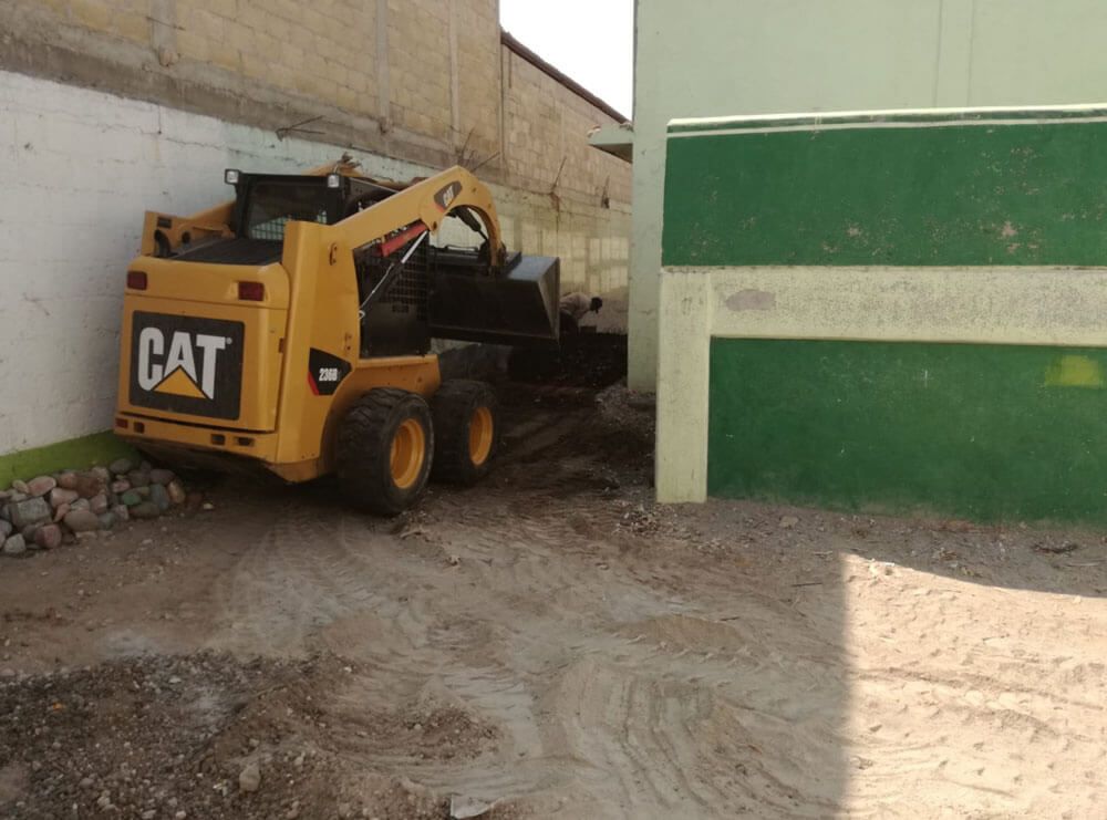 RETIRO DE ESCOMBRO E & A - Mejoramientos de terreno con piedra